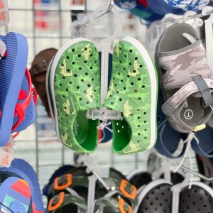 warehouse-sale-kids-shoes